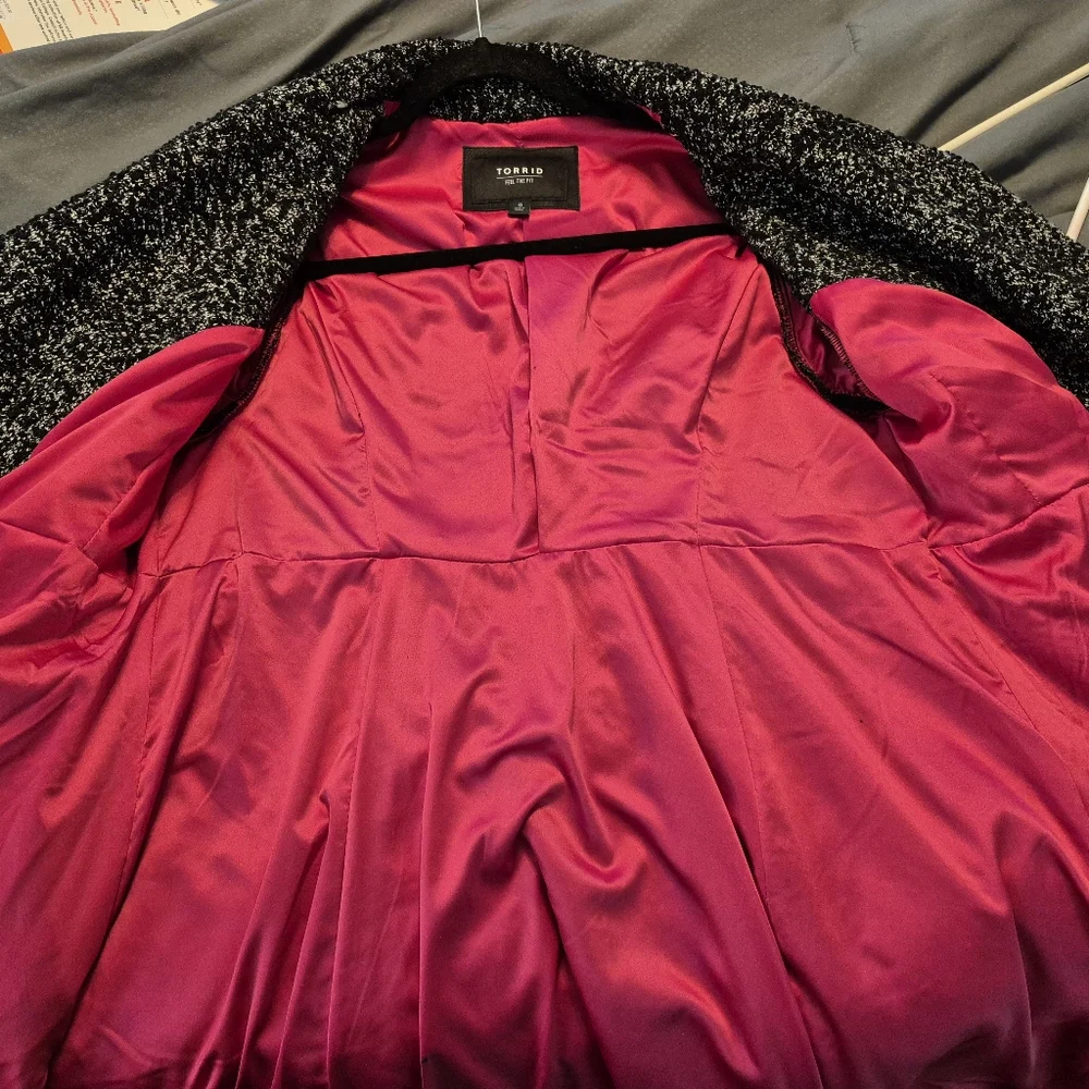 Torrid Women's Black and Gray Boucle Coat - Picture 4 of 10